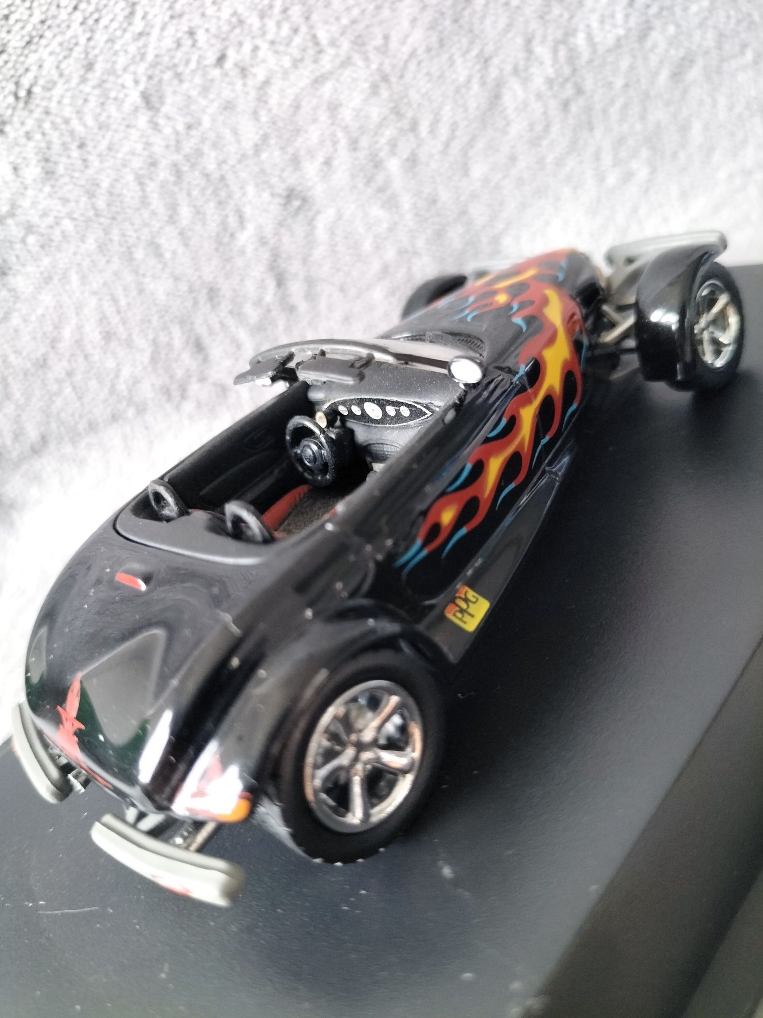 Universal Hobbies Eagle's Race Plymouth Prowler 1:43 legendę