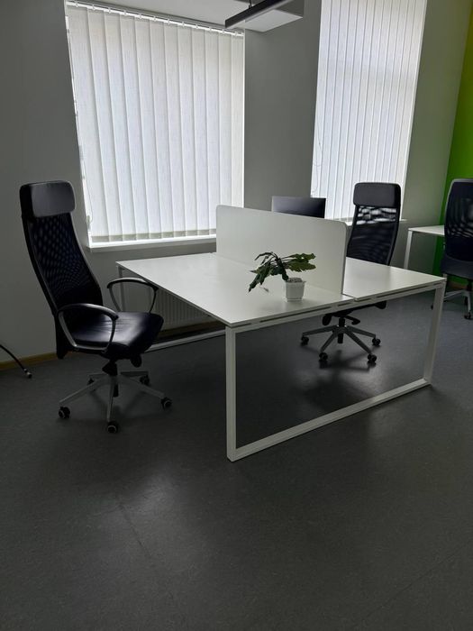 Большие столы кресла менеджера