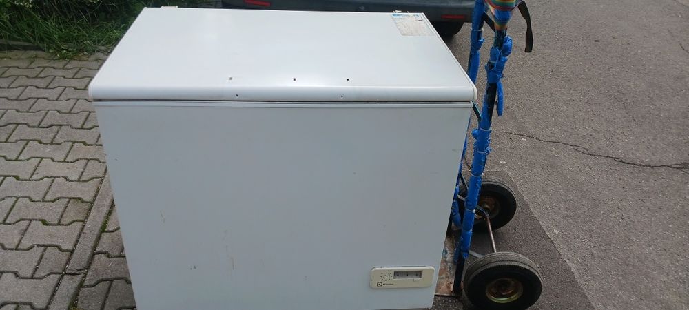 Zamrazarka Electrolux 263 litry