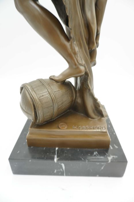 DUŻA figura z brązu diana bogini łowów owinięta skórą jelenia
