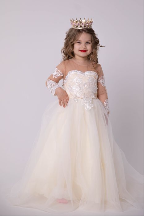 Сукня 5-6 років святкова