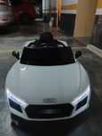 Carro de criança a bateria Audi como novo