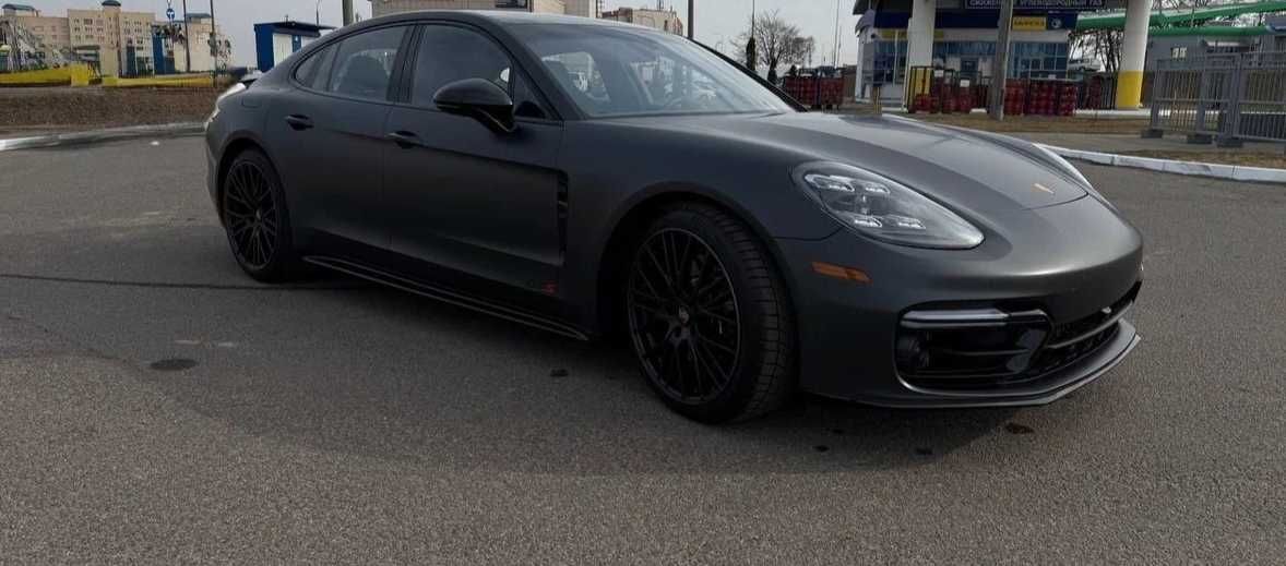 Porsche Panamera GTS 2023