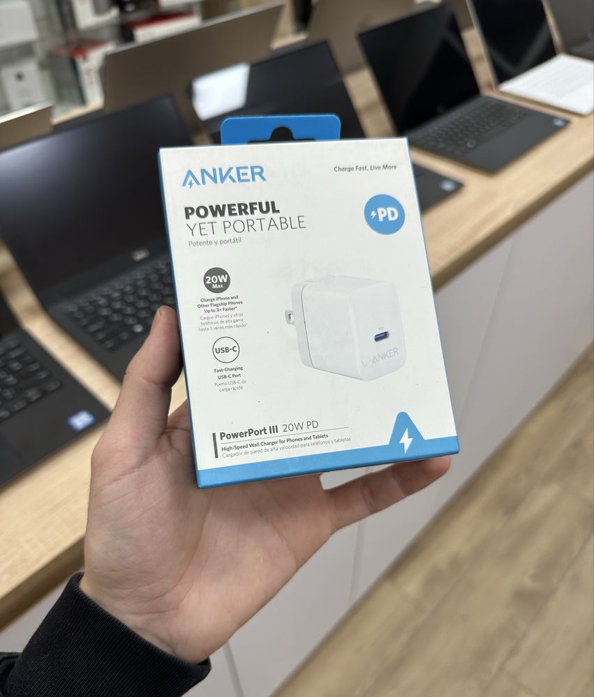 Зарядний пристрій Anker PowerPort III 20W USB-C Powerful Yet Portable