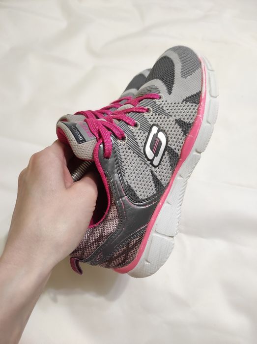 Кросівки Skechers 32-33р. 22см оригінал гарний стан
