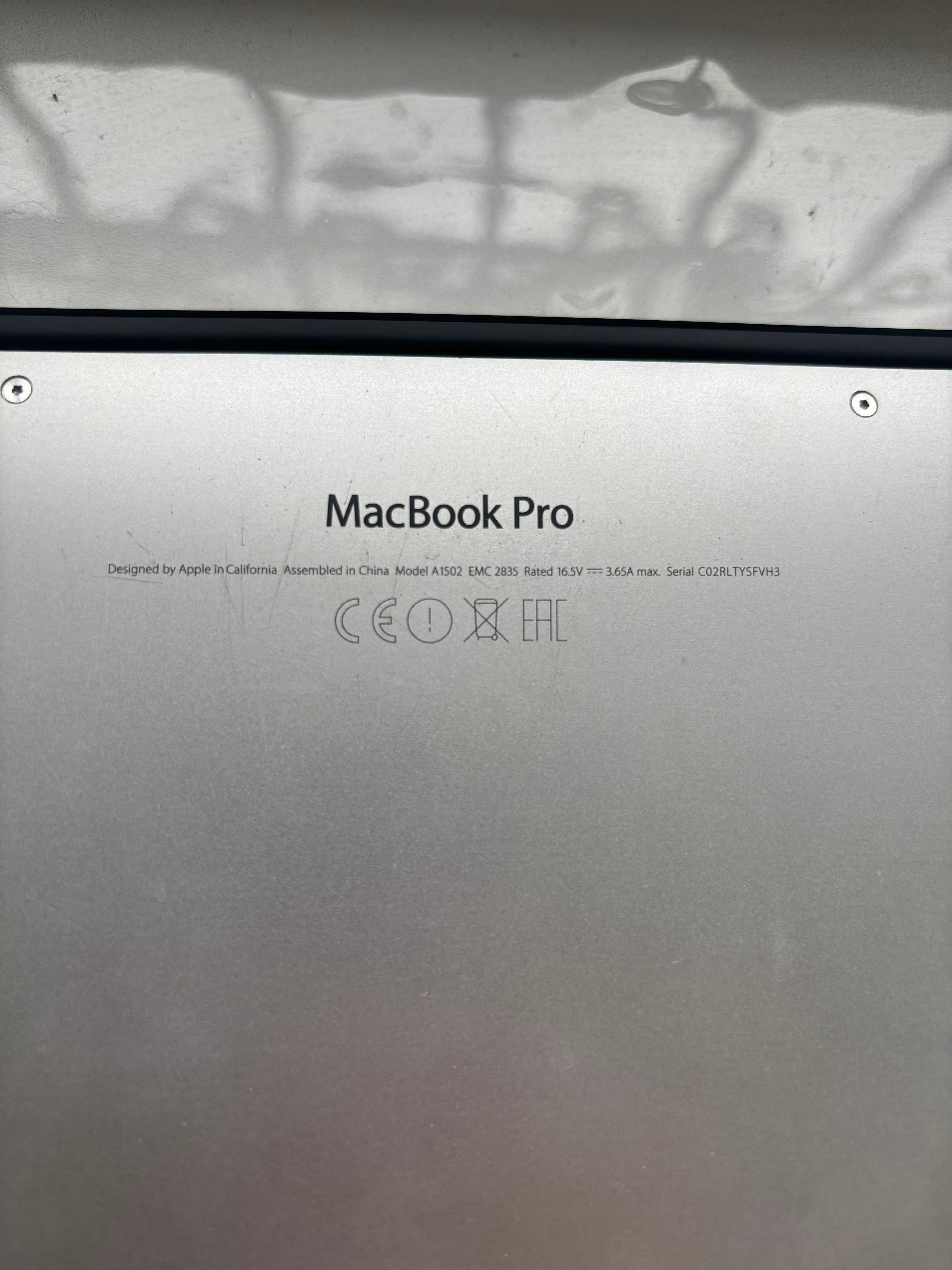 Macbook Pro 2015 гарний стан ( з зарядкою)