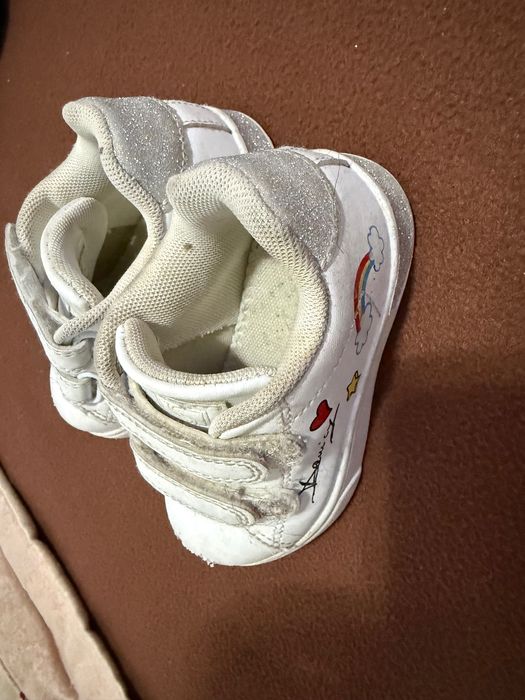 Vendo Sapatos de Menina