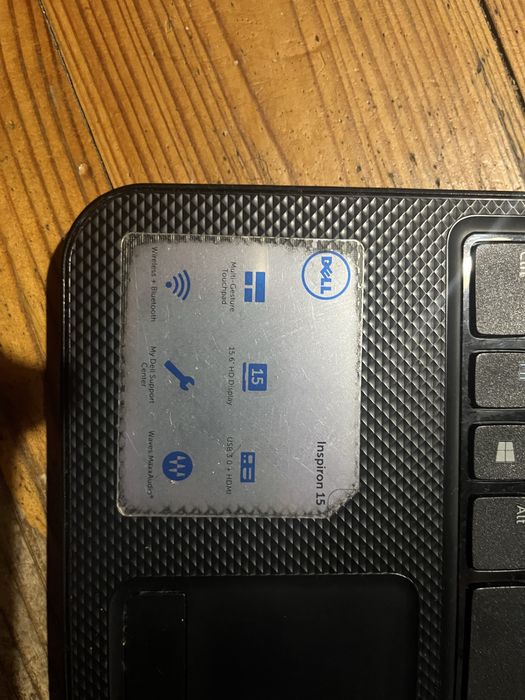 Dell inspirion 15 bez dysku uszkodzony