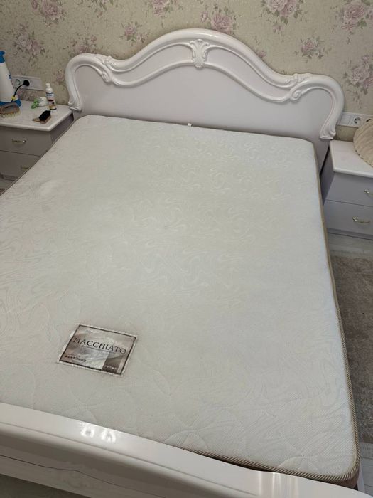 Чистка дивану на дому. Київ. матрас, крісло. Виведення запаху