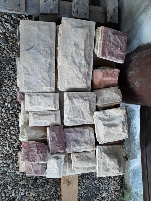 Sprzedam kamień  z rozbiórki kominka