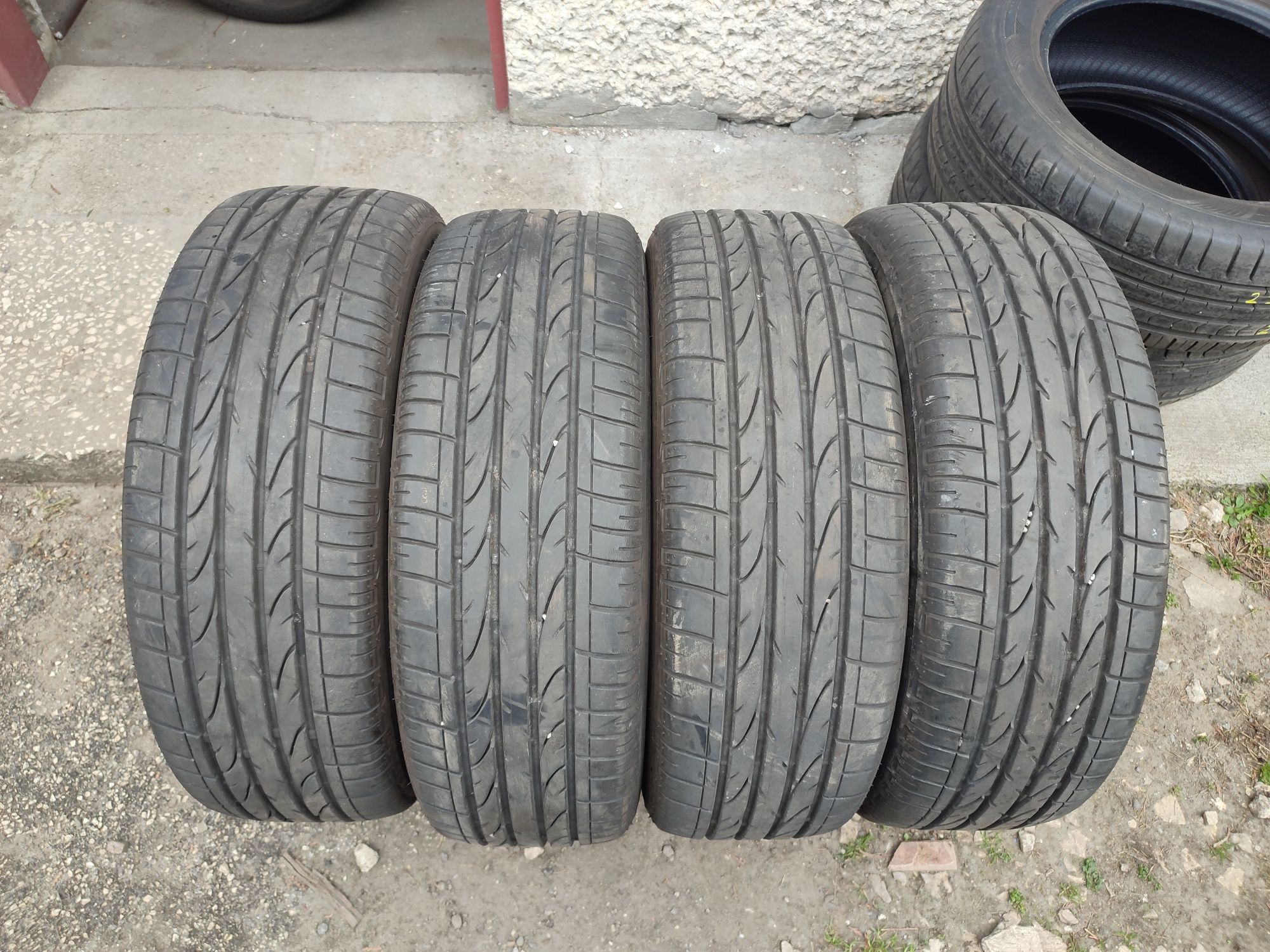 Komplet opon Bridgestone Dualer HP Sport  215/60/17 96V