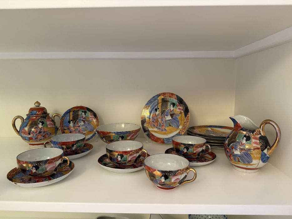 Conjunto de cha Japones (5 chavenas e pires + pratos de sobremesa)