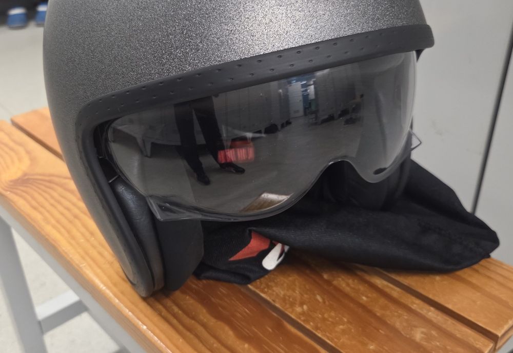 capacete aberto como novo