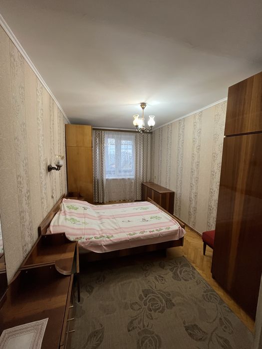 Здам в оренду 3 кімнатну квартиру в районі Політону