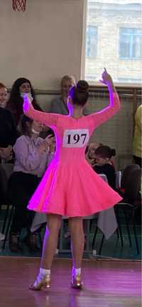 Платье для бальных танцев розовое