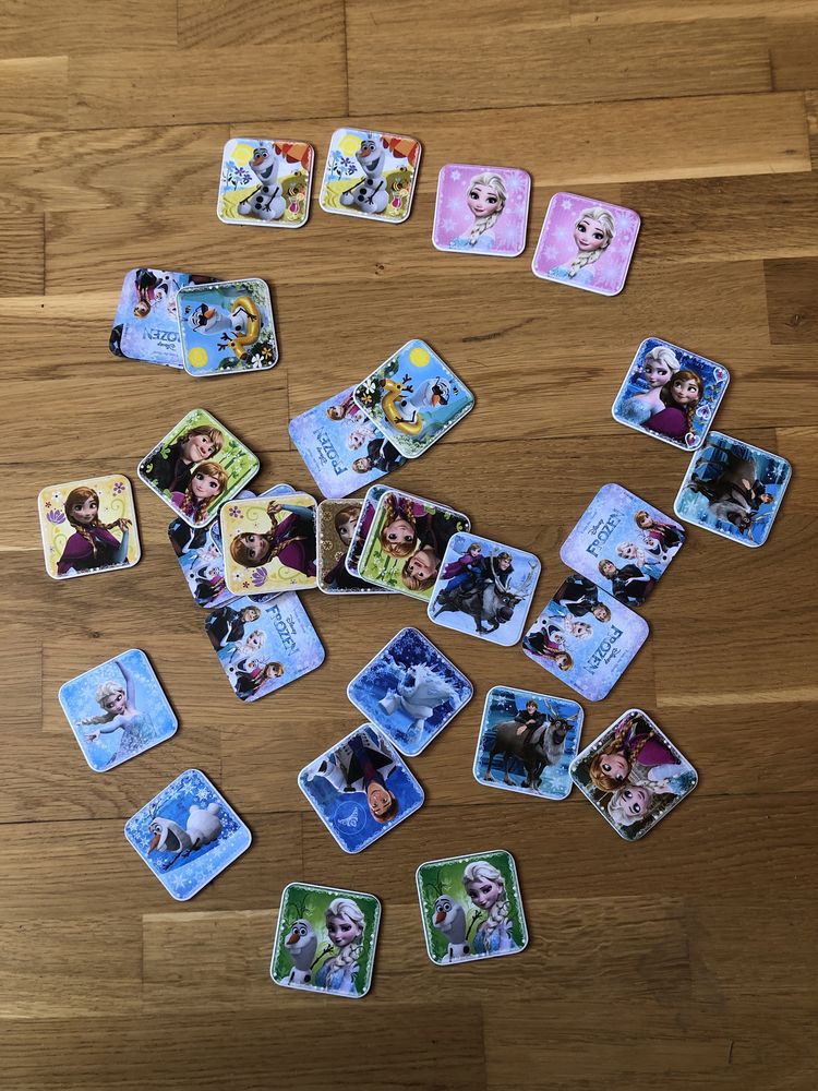 Гра знайди дві однакові картинки крижане серце дісней Disney