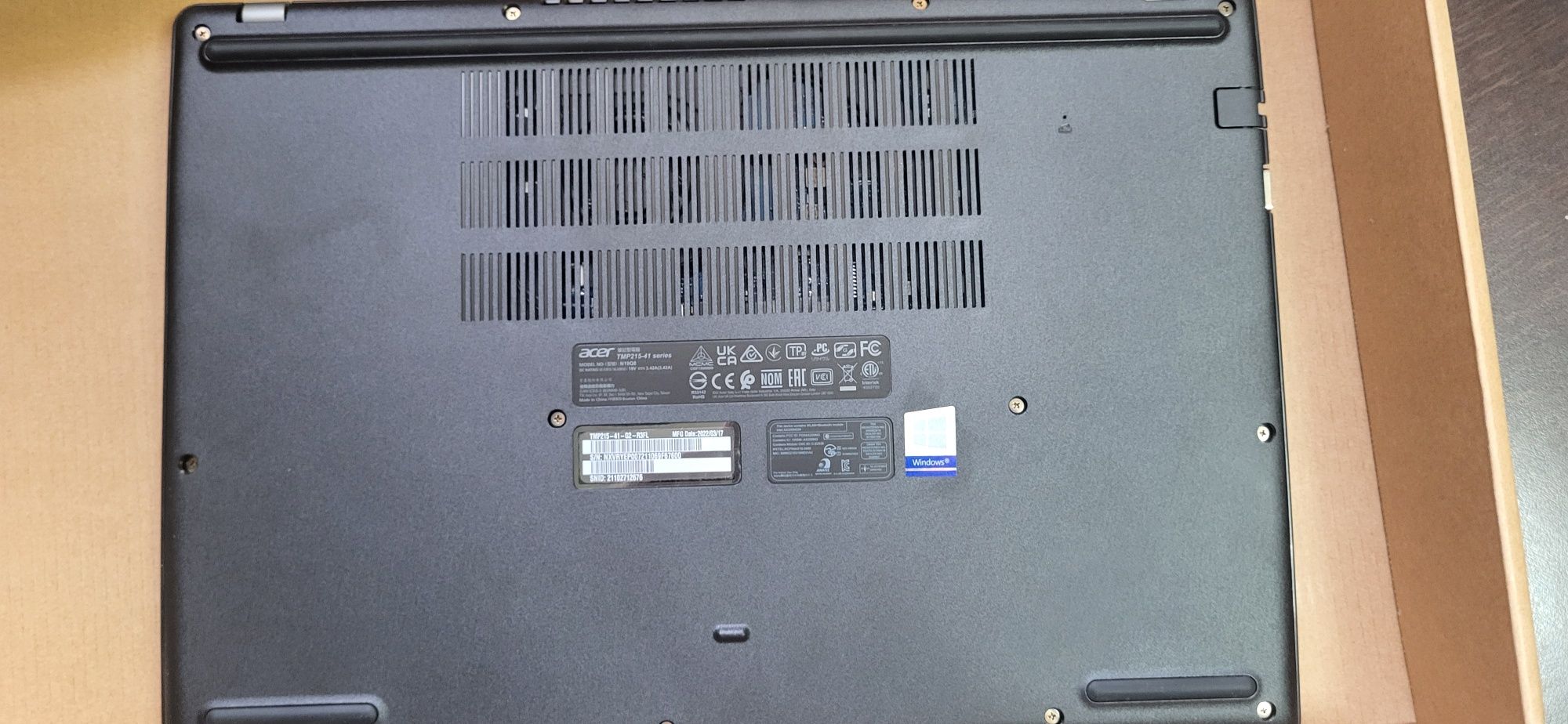 Acer travelmate p215-41 Windows 11 pro