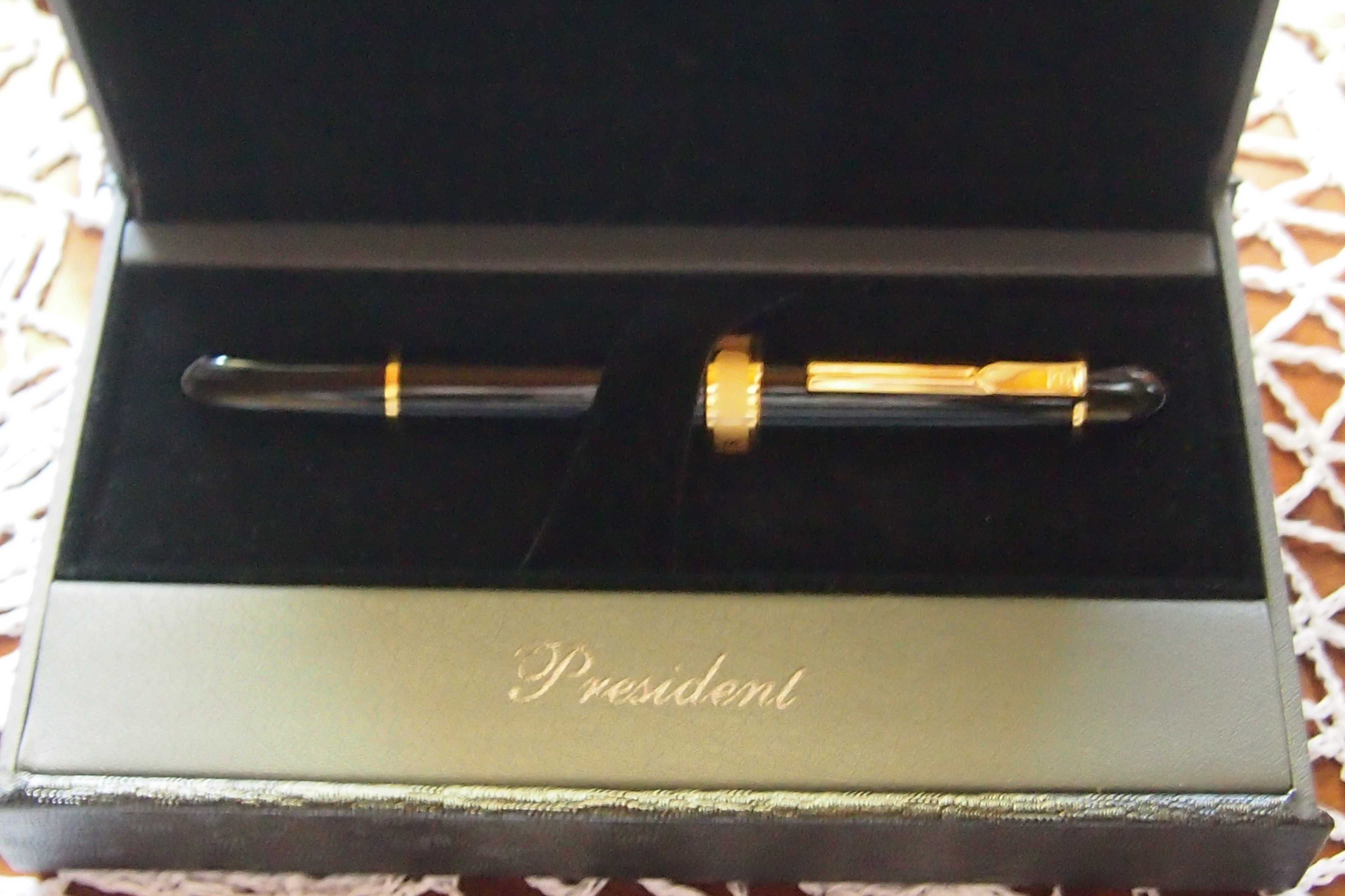 Pioro Wieczne Senator President 18k