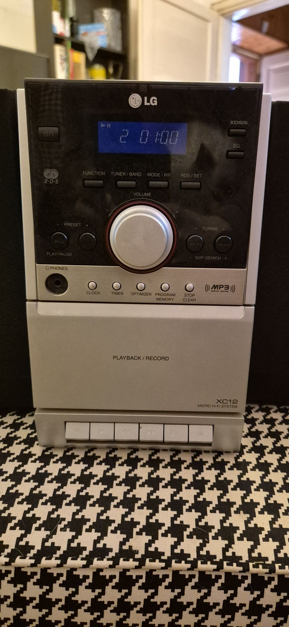 Sprawna ładna mini wieża LG XC12 magnetofon CD Radio MP3 equalizer