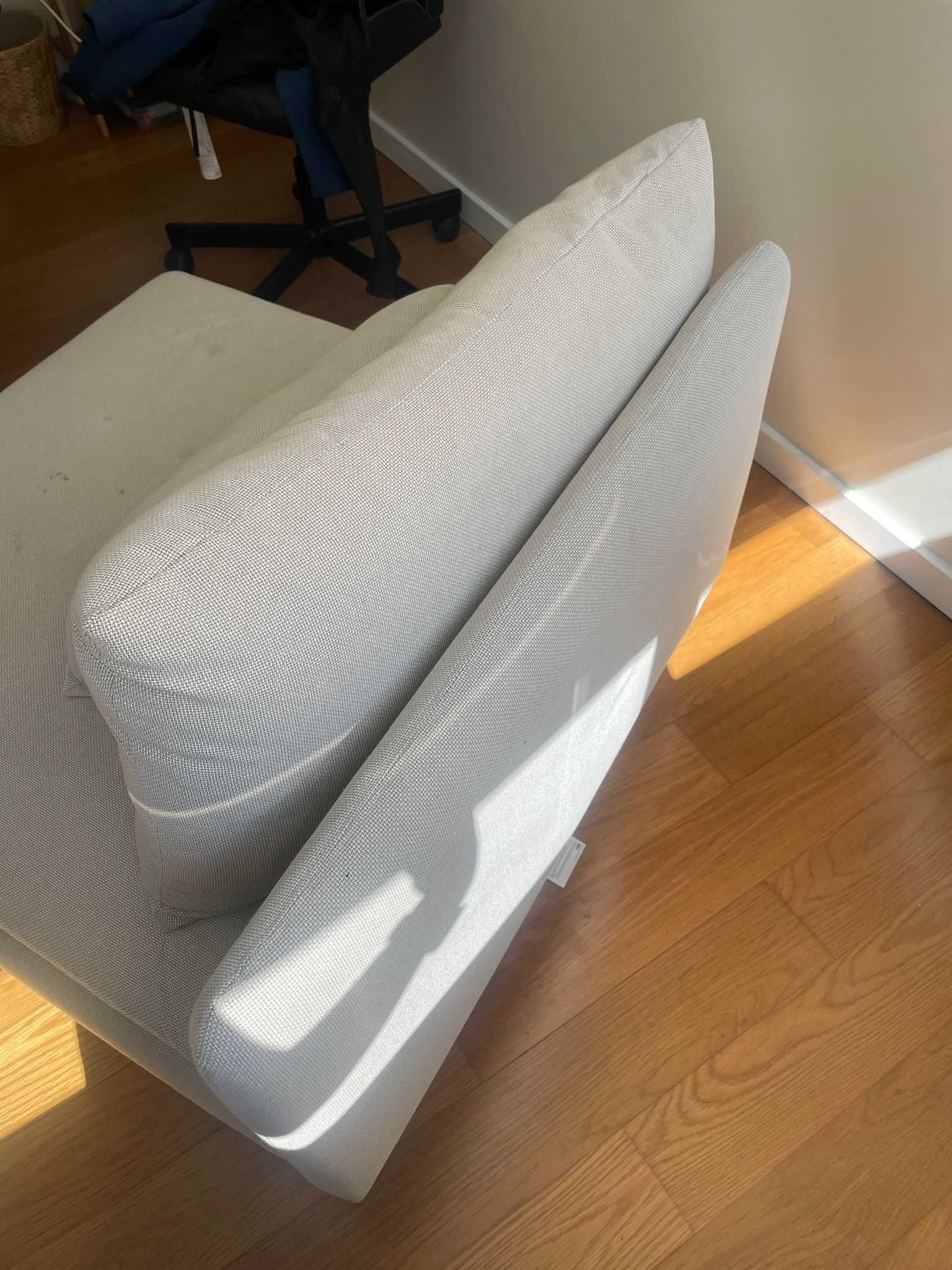 1 Sofá de 1 lugar da IKEA em ótimo estado de conservação.