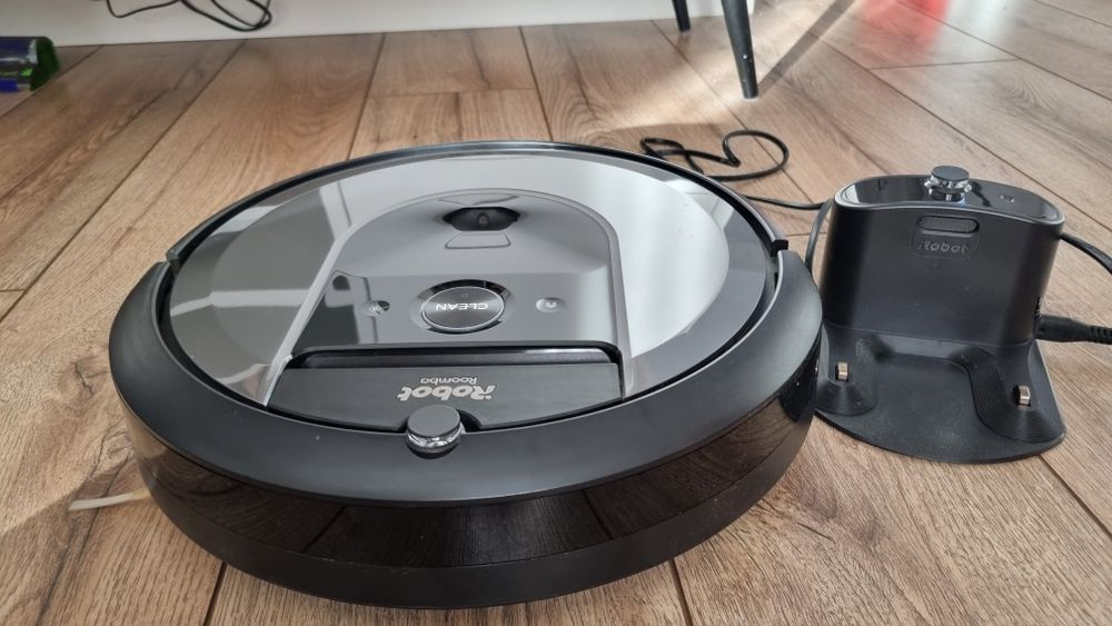 iRobot Roomba i7