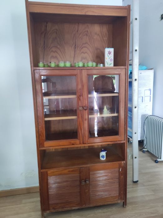 Móvel em pinho mel usado