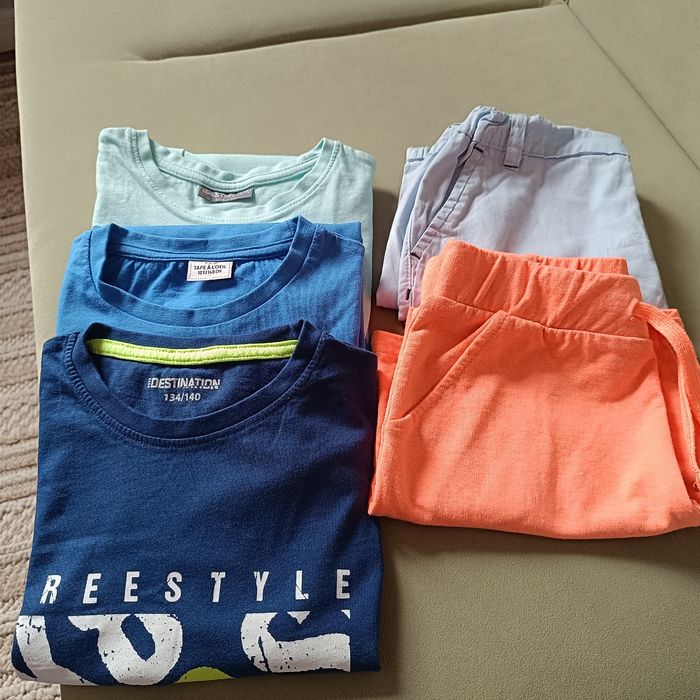 3 t-shirty i 2 pary krótkich spodenek dla chłopca 134-140