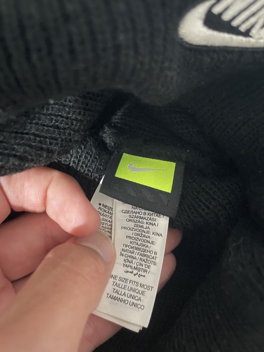 Gorro preto de lã Nike