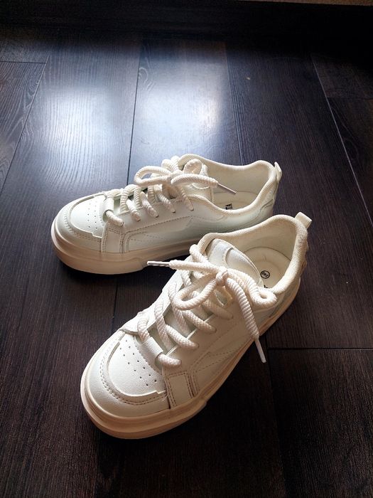 Кеди білі (23,5)