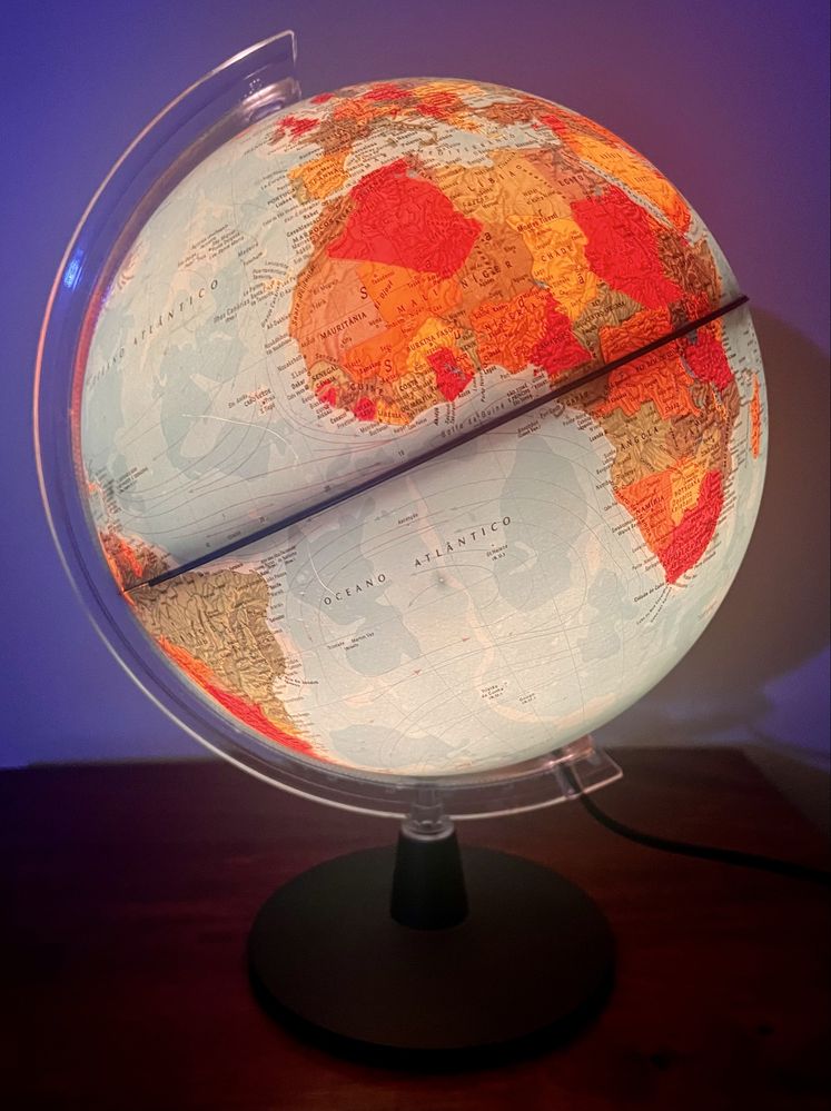 Globo terrestre iluminado