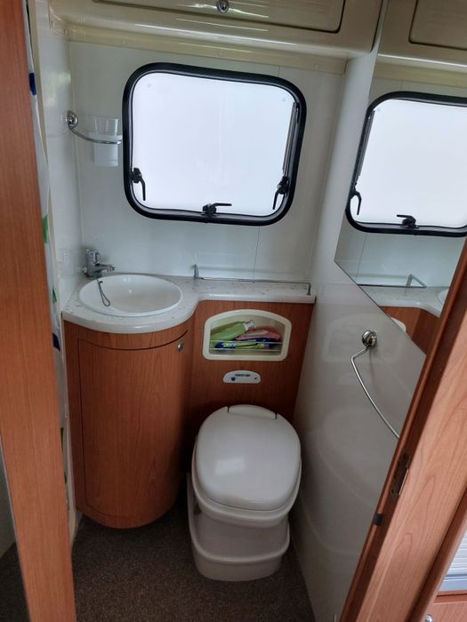 Kamper Ford Transit zabudowa Rimor