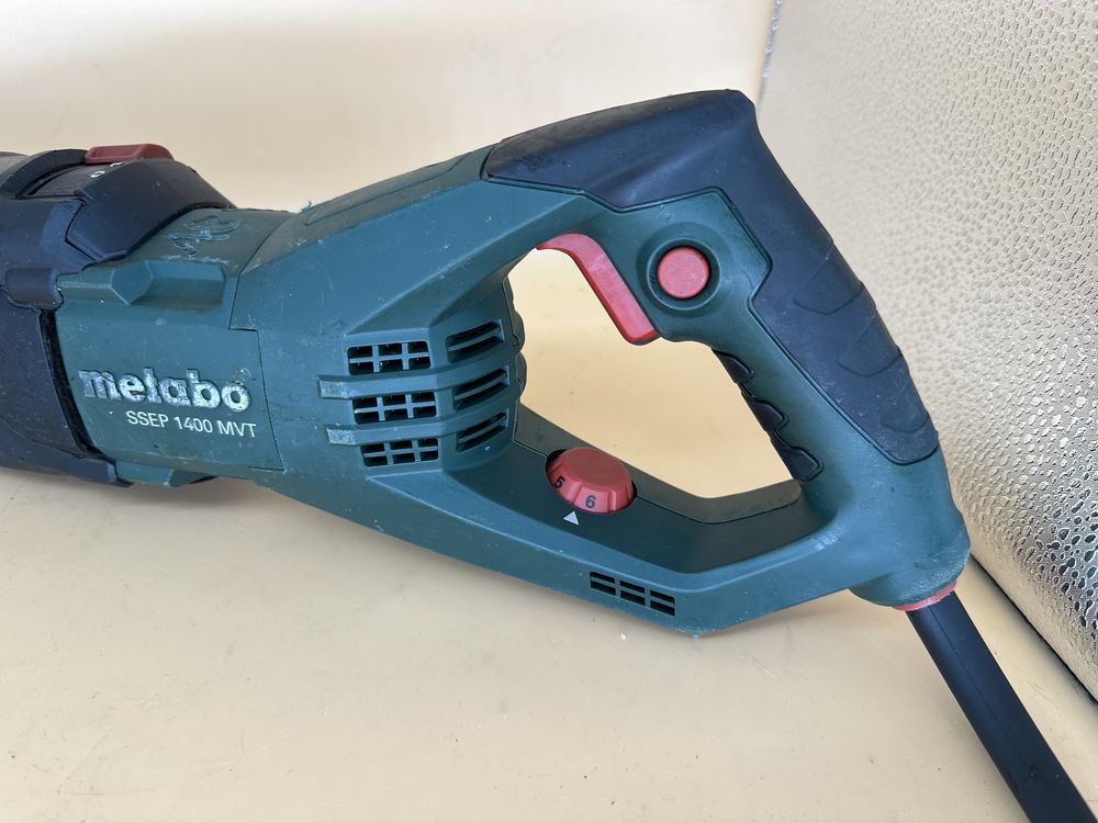 Сабельная пила Metabo SSEP 1400 MVT шабельная