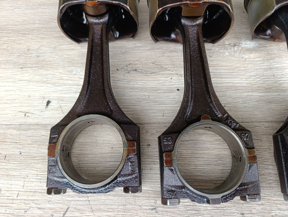 Шатун поршень 1.8 16V X18XE Opel Zafira Vectra Astra вектра Астра