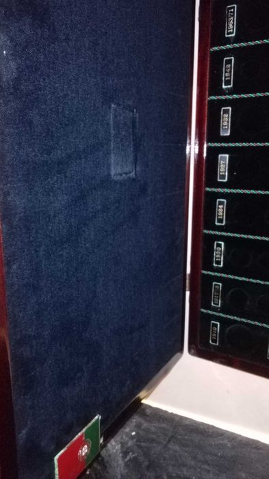 caixa para guardar moedas antigas