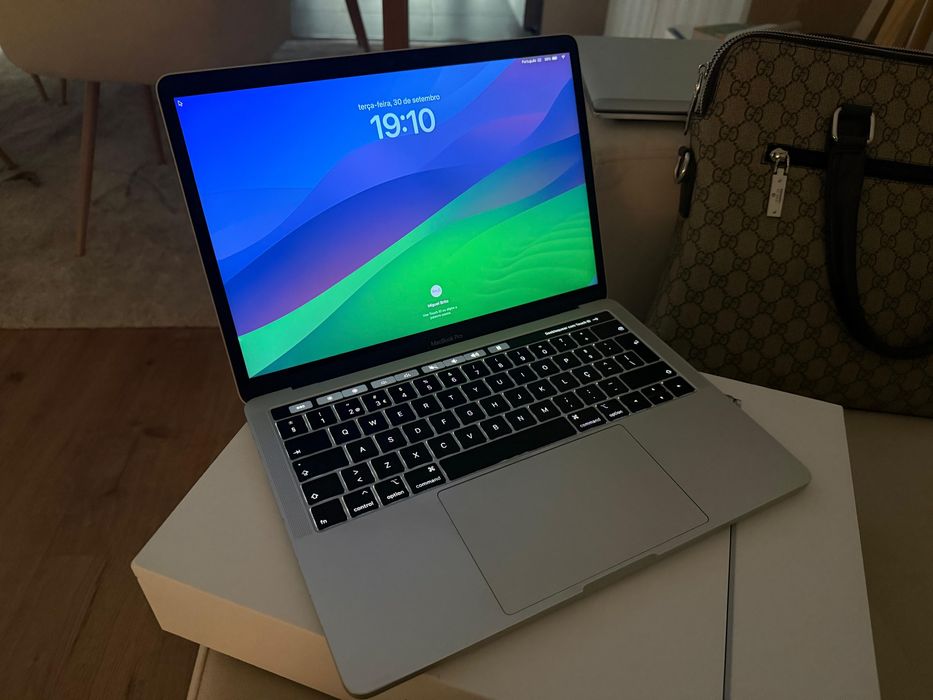 Macbook Pro 13 i5 Quad 8gb 256gb Como Novo