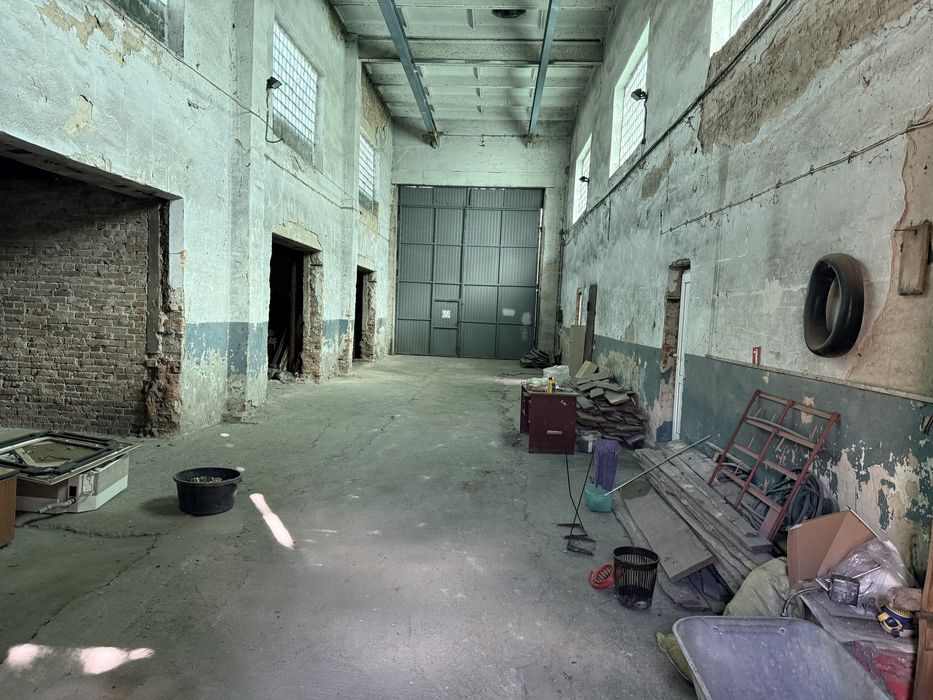 Здається в оренду склад з офісними та побутовими приміщеннями під виро