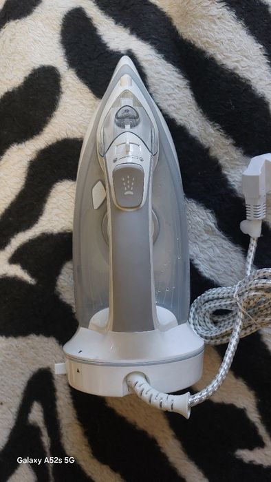 Bezprzewodowe żelazko parowe Silvercrest