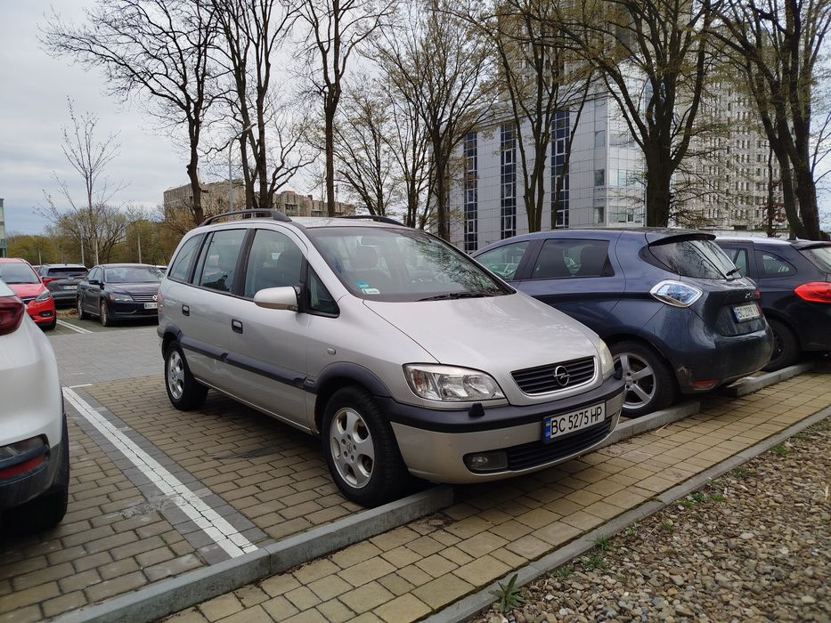 Авто Opel Zafira A