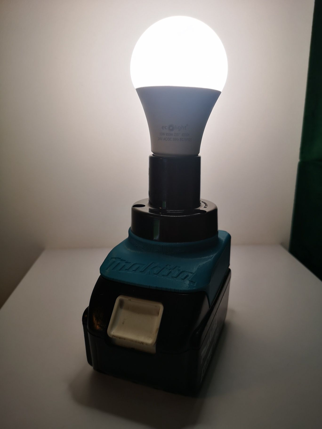 Makita 18v Lxt Lampa na żarówkę e27 z adapterem do akumulatorów