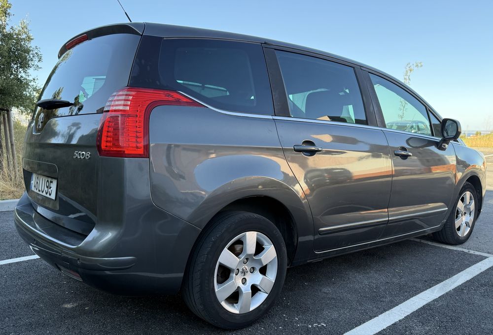 Peugeot 5008 1.6hdi ( 7 lugares)