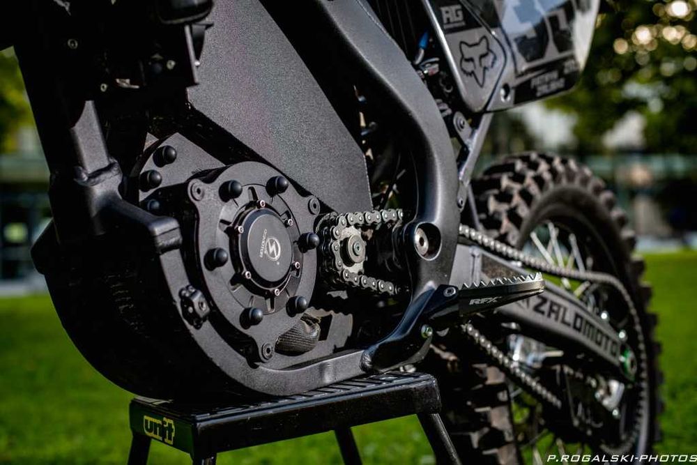 ELEKTRYK! Motocykl elektryczny o mocy 30kW, konwersja Kawasaki KX 250F
