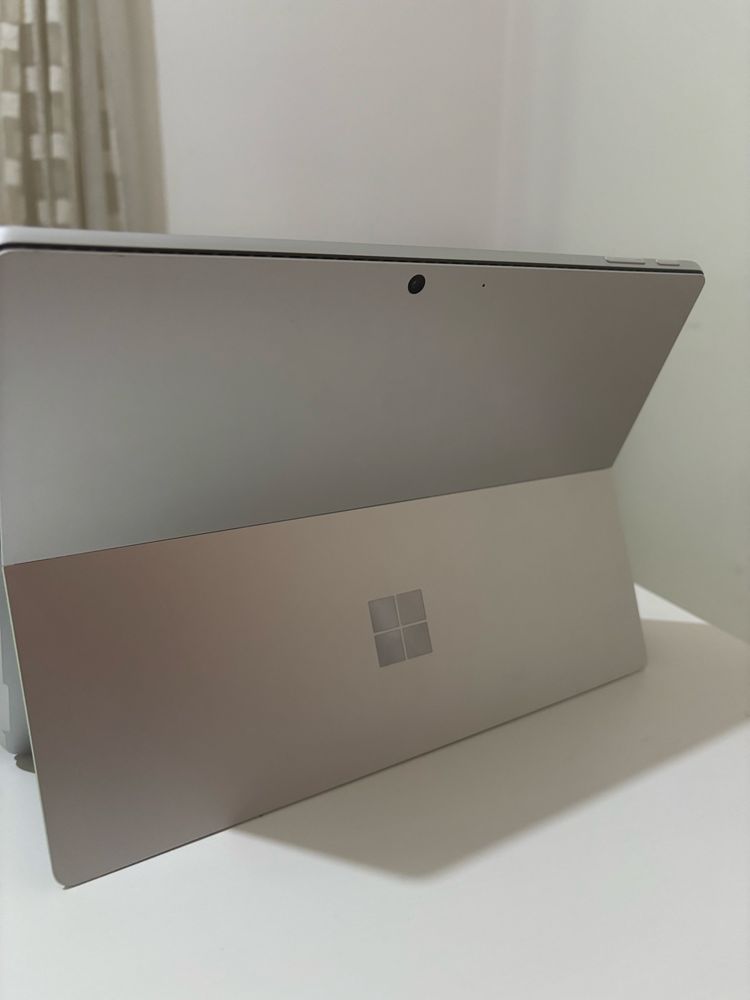 Surface Pro 11 em otimo estado