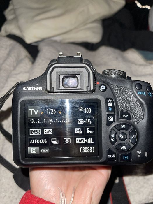 CANON 2000d + Objetiva 18-55mm