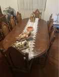 Mesa de jantar de madeira maciça