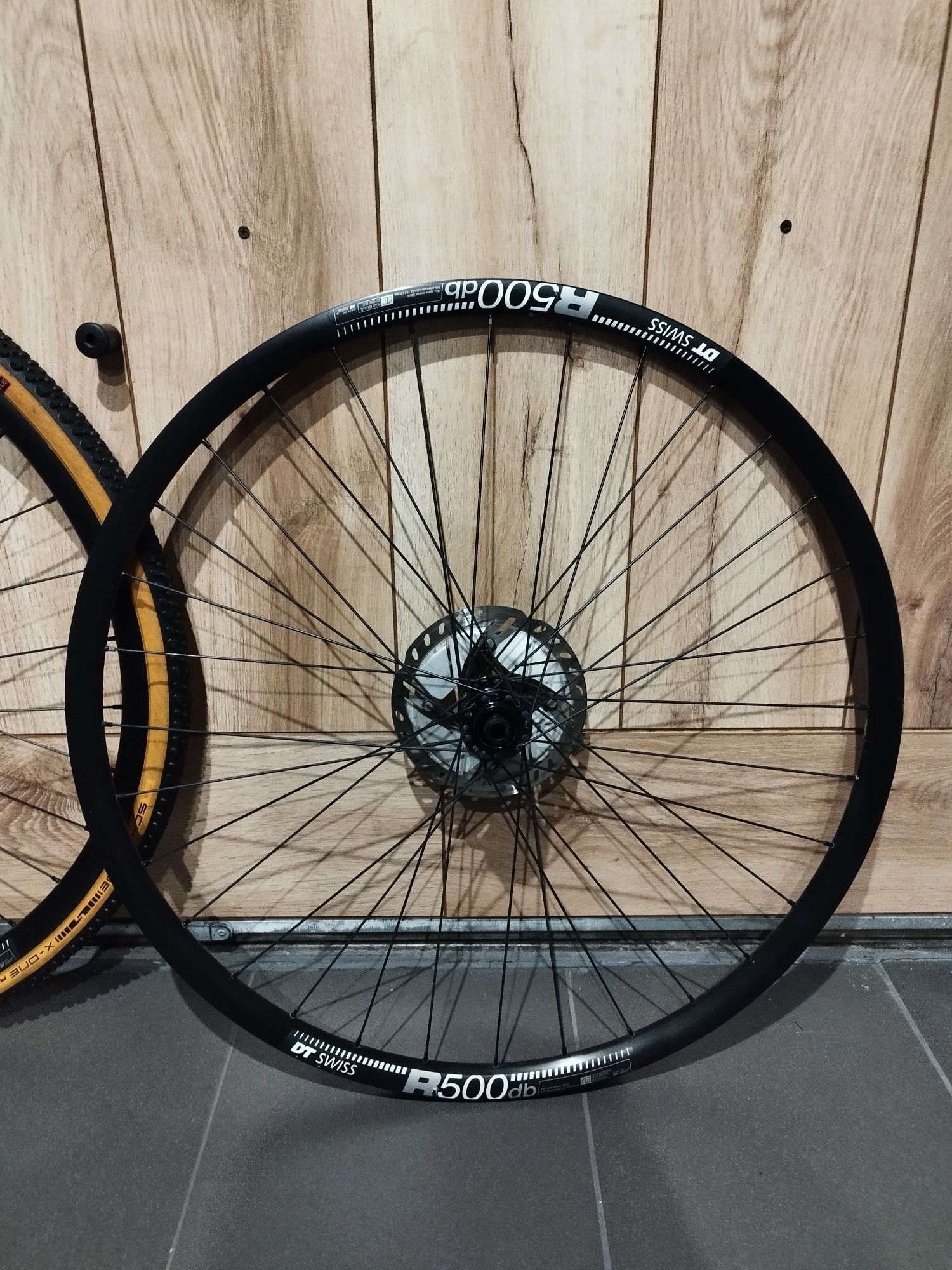 Koła przełajowe, gravel Dt Swiss r500