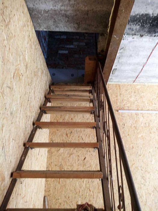 Продам 2- поверховий гараж на Героїв Крут