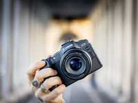 Фотоапарат Canon EOS R8 body + обєктив RF 50mm f/1.8 STM