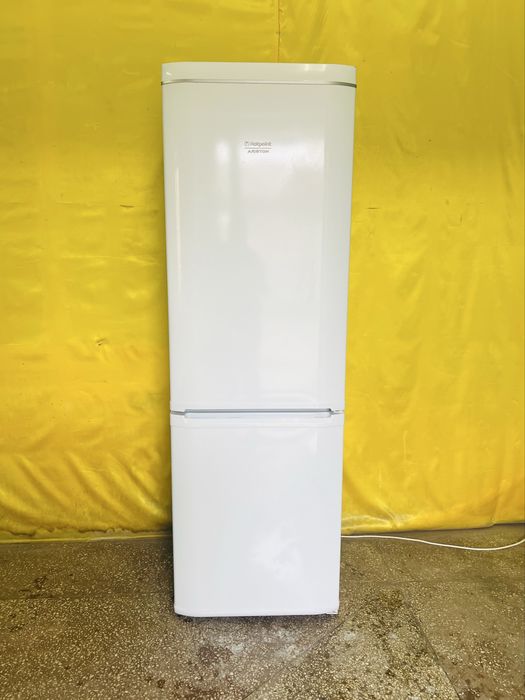 Двухкамерный холодильник Ariston RMBA1185