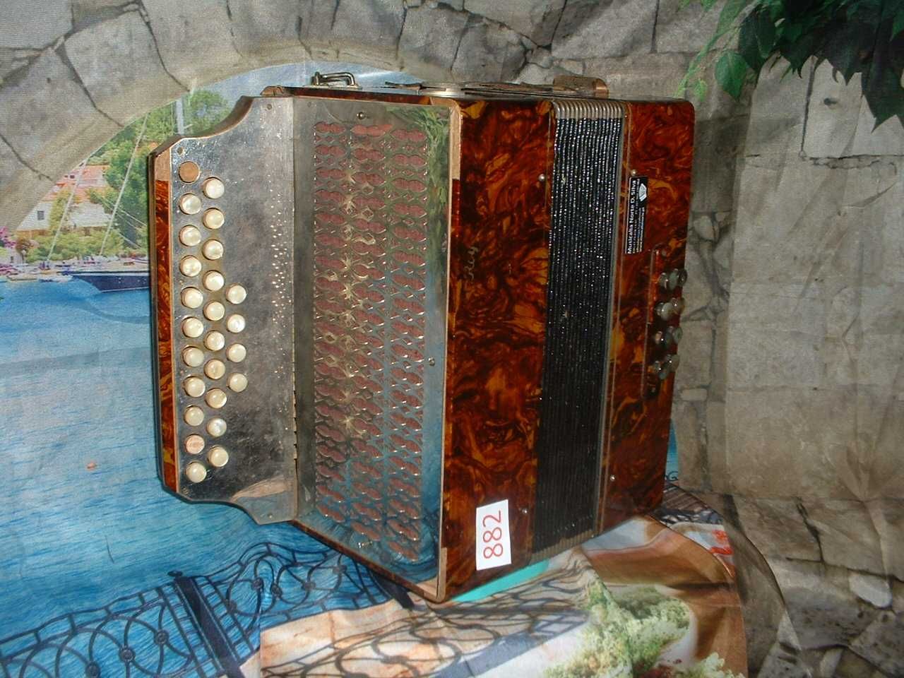 Concertina para venda N, 882