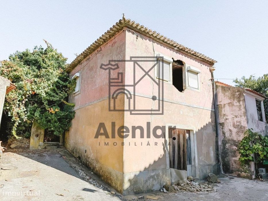 Moradia T3 para Reconstrução Total